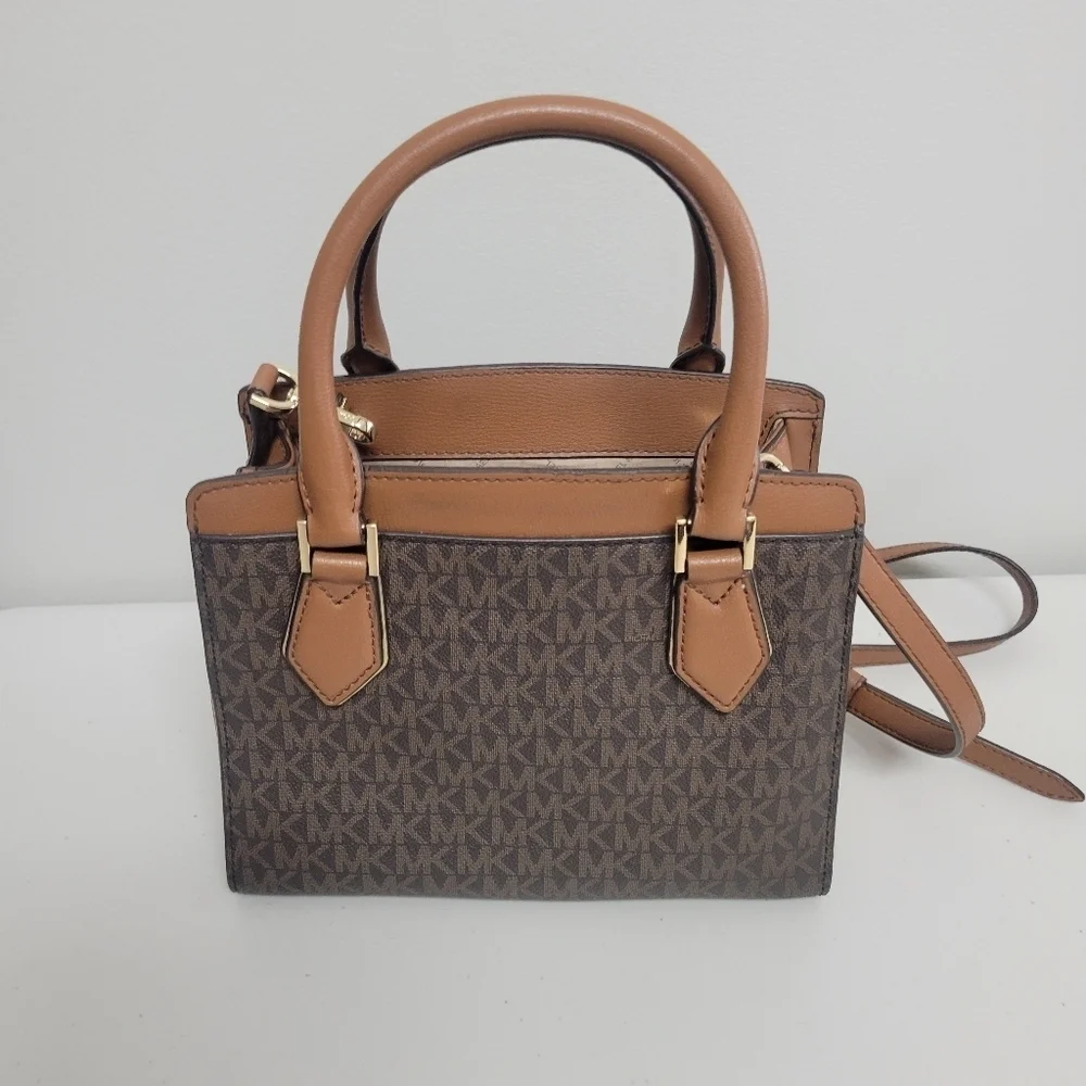Michael Kors Mott Messenger Crossbody Bag.